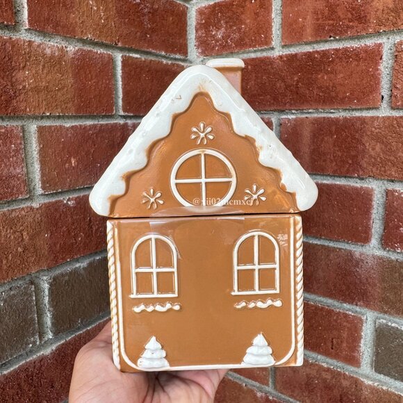 TARGET BULLSEYE PLAYGROUND GINGERBREAD HOUSE COOKIE JAR 1CT - Picture 2 of 4